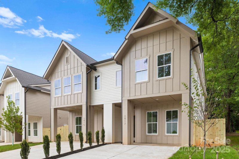 Westerly Hills, Charlotte Community