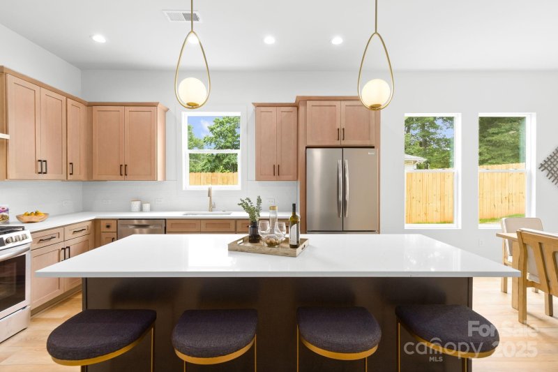 Property image 4 of 2417 Pruitt Street in Westerly Hills, Charlotte, NC 28208