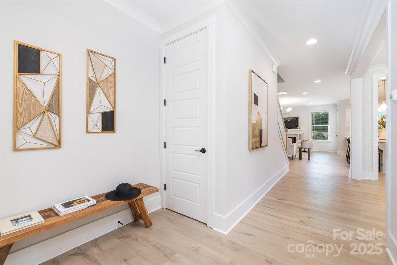 Property image 3 of 4114 Mantle Court in Oakhurst, Charlotte, NC 28205