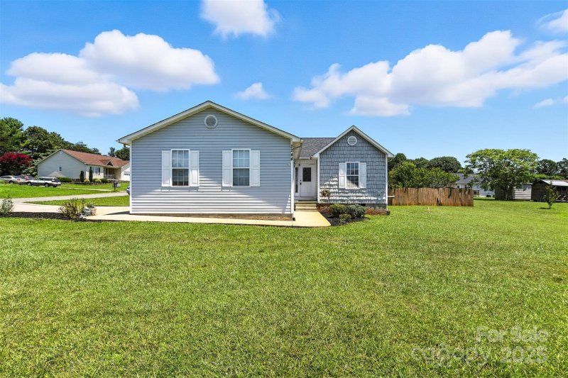 Property image 5 of 2244 Clearwater Lane in Glencroft, Newton, NC 28658