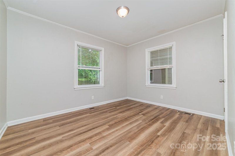 Property image 3 of 815 Wilbrown Circle in Homestead Park, Charlotte, NC 28217