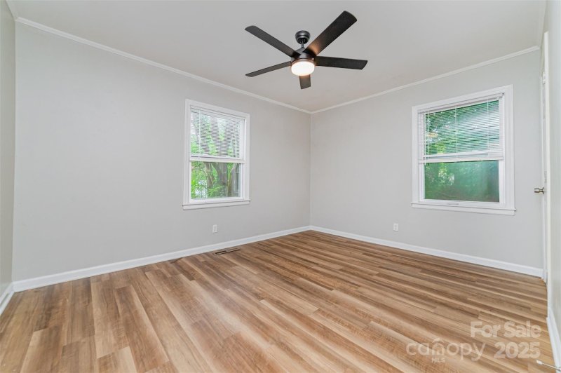 Property image 5 of 815 Wilbrown Circle in Homestead Park, Charlotte, NC 28217