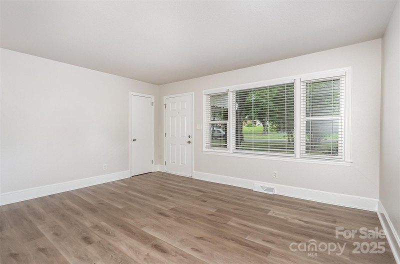 Property image 5 of 2314 Westerly Hills Drive in Westerly Hills, Charlotte, NC 28208