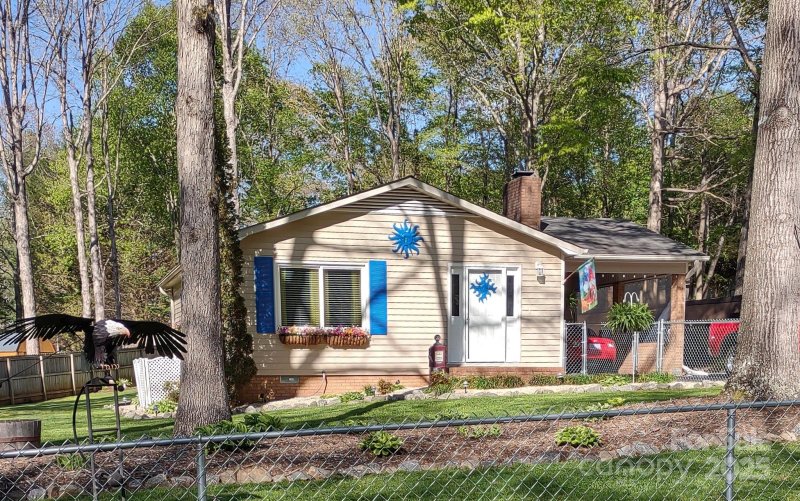 Property image 2 at 3917 22nd Street, Hickory, NC 28601