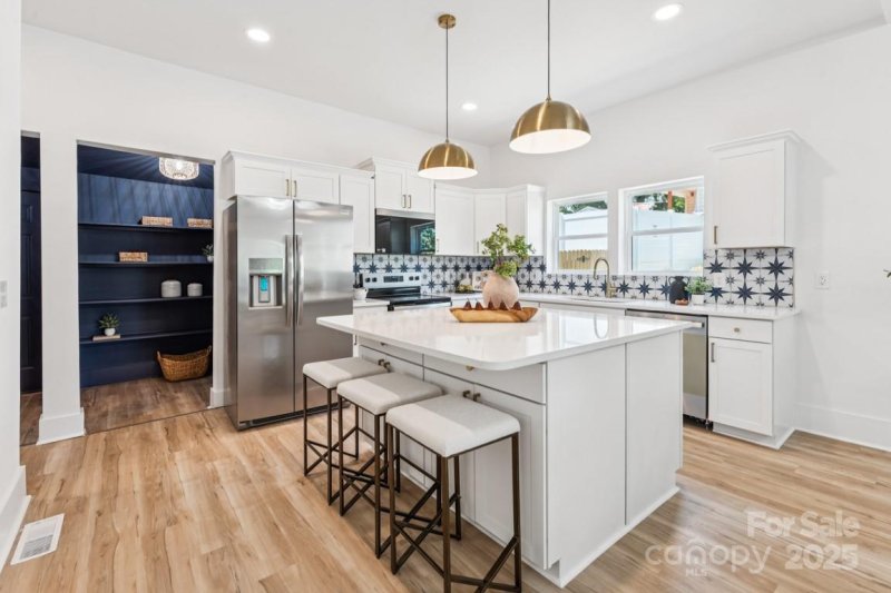 Property image 2 of 105 S Ransom Street in Firestone Cotton Mills, Gastonia, NC 28052