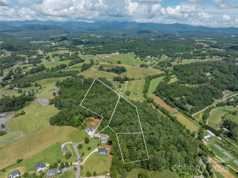 Property image 4 of 99999 Lawson Ridge Road in Lawson Ridge, Leicester, NC 28748