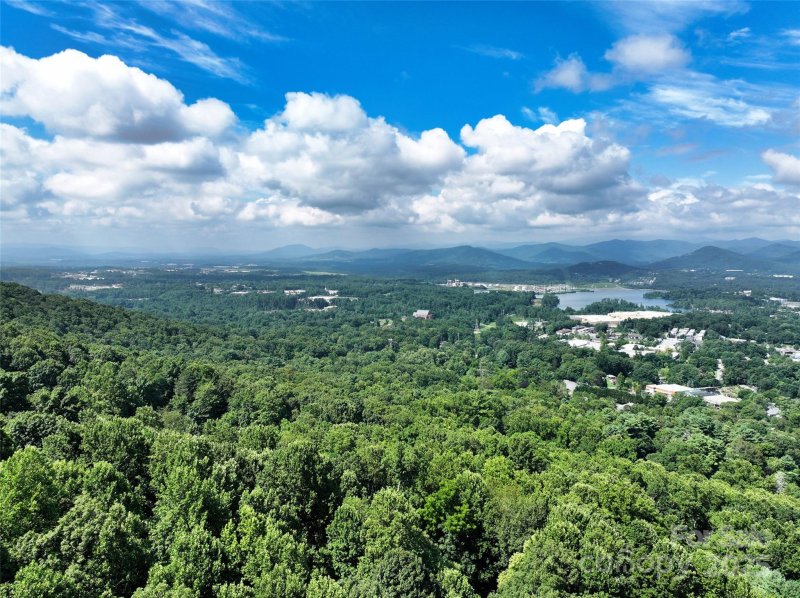 Property image 2 of 111 High Top Lane in Kenwood, Asheville, NC 28803