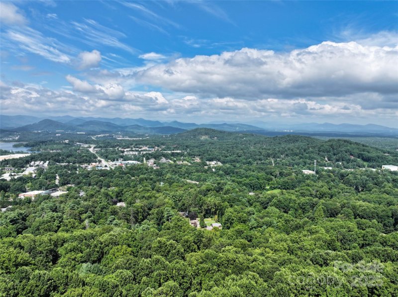 Property image 3 of 111 High Top Lane in Kenwood, Asheville, NC 28803