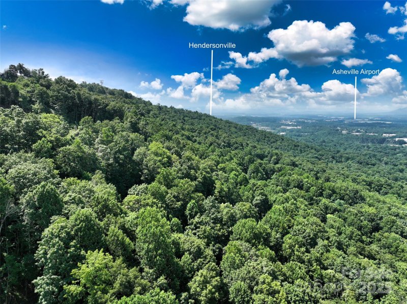 Property image 4 of 111 High Top Lane in Kenwood, Asheville, NC 28803