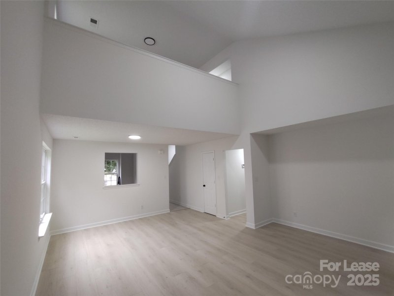 Property image 3 of 1457 Mandy Place Court in Sunset Village, Charlotte, NC 28216