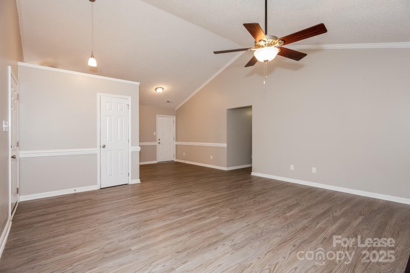 Property image 3 at 7839 Ambleside Drive, Charlotte, NC 28216