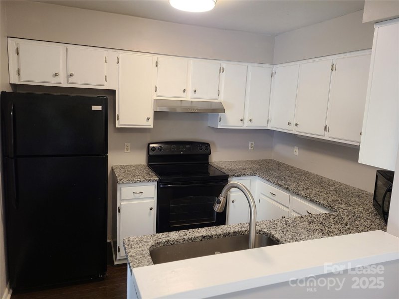 Property image 5 at 4811 Spring Lake Drive, Charlotte, NC 28212