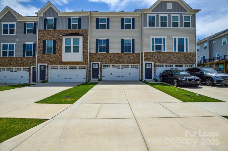 9833 Oaklawn Boulevard