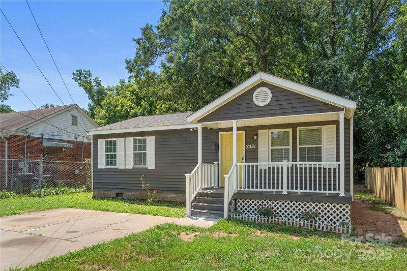 Property image 2 at 2331 Celia Avenue, Charlotte, NC 28216