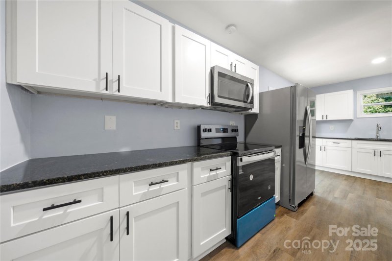 Property image 5 at 2331 Celia Avenue, Charlotte, NC 28216