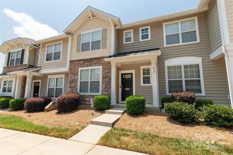 613 Dutch Elm Place