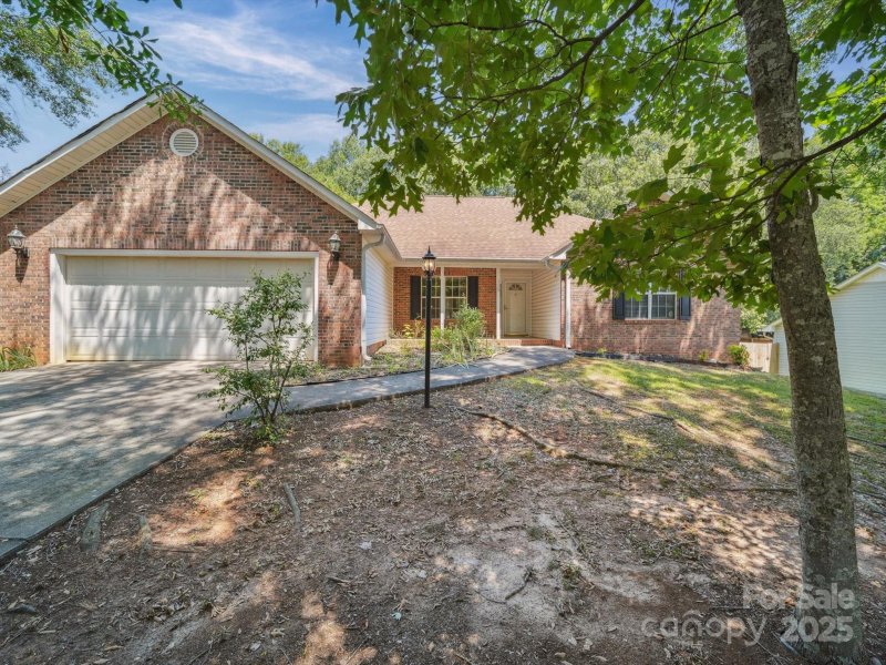Property image 2 at 129 Brookshire Drive, Fort Mill, SC 29715