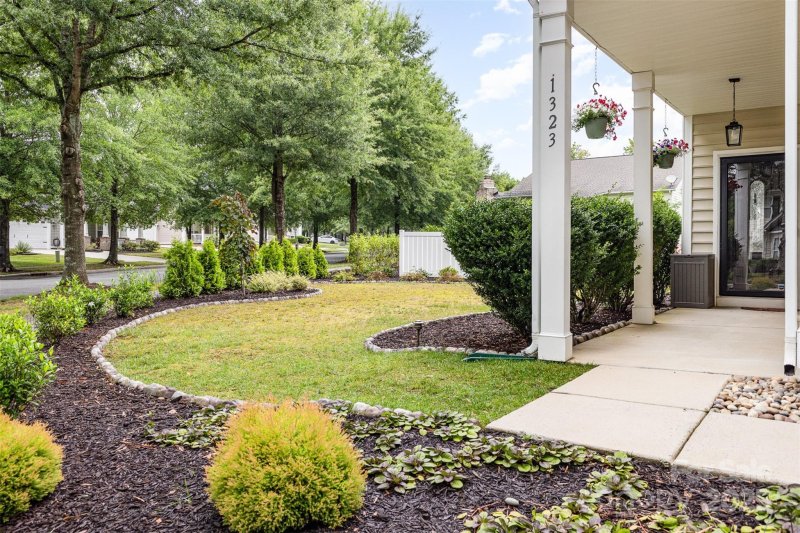 Property image 2 at 1323 Millbank Drive, Matthews, NC 28104