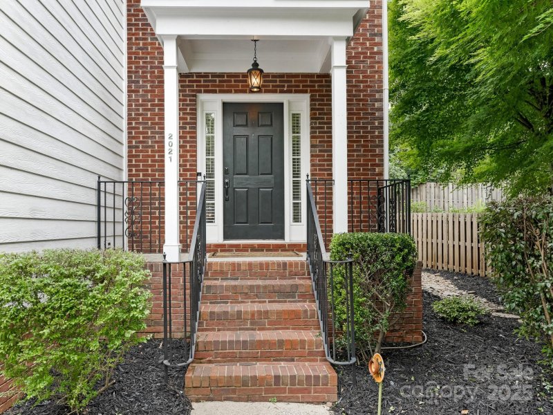 Property image 2 at 2021 Sablewood Drive, Charlotte, NC 28205