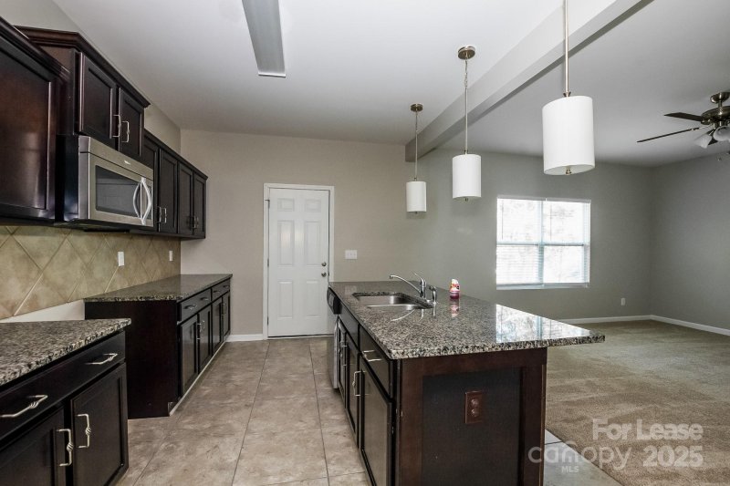 Property image 5 of 7563 Monarch Birch Lane in Kingstree, Charlotte, NC 28215