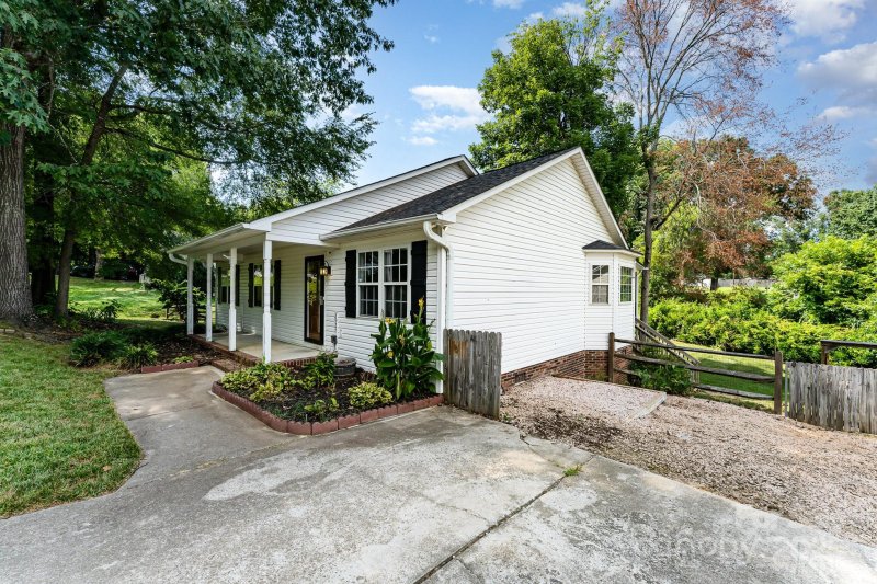 Property image 2 at 2527 Joyce Street, Kannapolis, NC 28083
