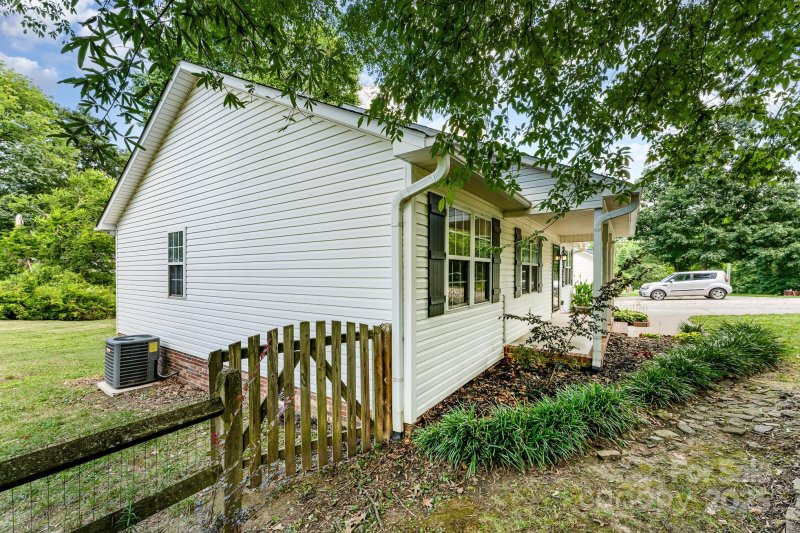 Property image 3 at 2527 Joyce Street, Kannapolis, NC 28083