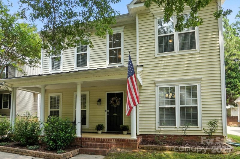 Property image 3 at 10306 Meadow Crossing Lane, Cornelius, NC 28031