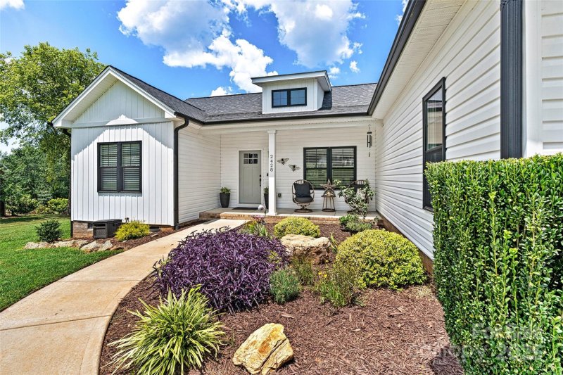 Property image 2 at 2428 Carriage Lane, Lincolnton, NC 28092