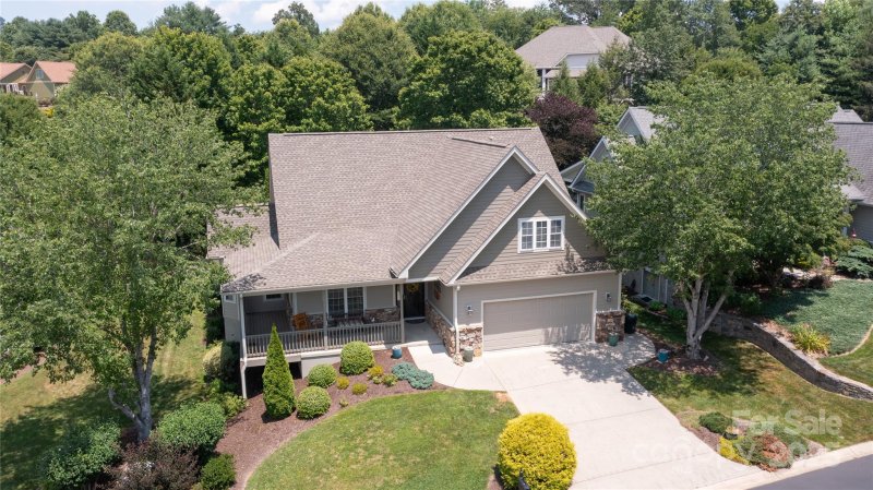 Property image 2 of 245 Whistlewood Lane in Cummings Cove, Hendersonville, NC 28739