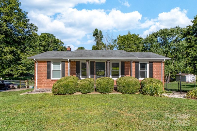 804 Tryon Street