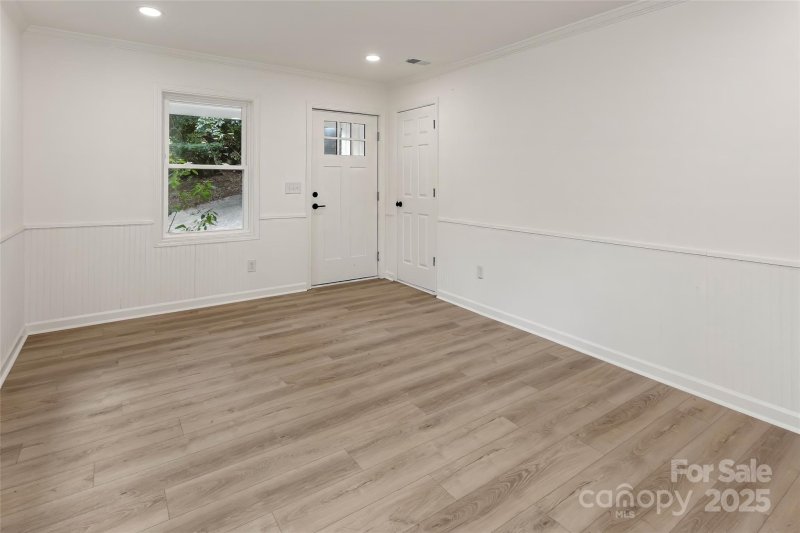 Property image 5 of 240 Spicewood Lane in Long John Mt Estates, Hendersonville, NC 28791