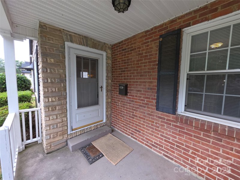 Property image 2 at 356 Melbourne Court, Charlotte, NC 28209
