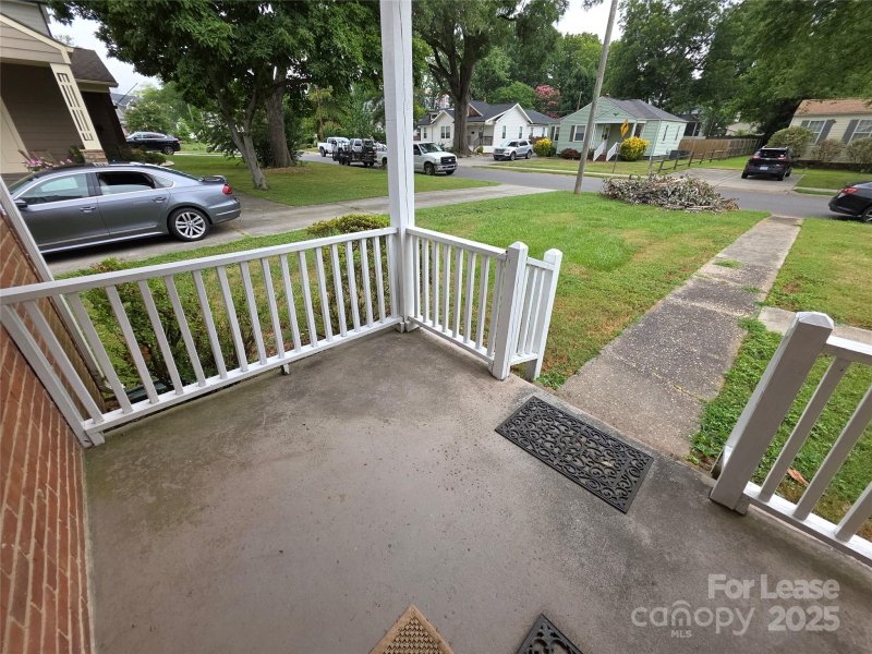 Property image 3 at 356 Melbourne Court, Charlotte, NC 28209