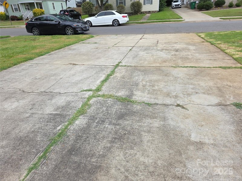 Property image 4 at 356 Melbourne Court, Charlotte, NC 28209