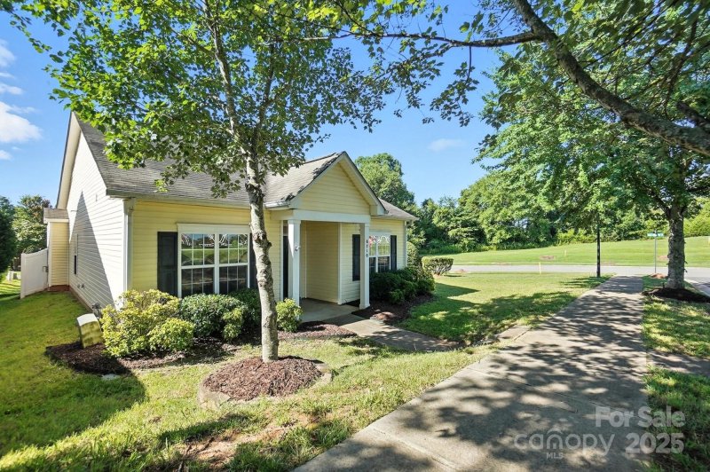 Property image 4 at 8710 Arrowhead Place Lane, Cornelius, NC 28031