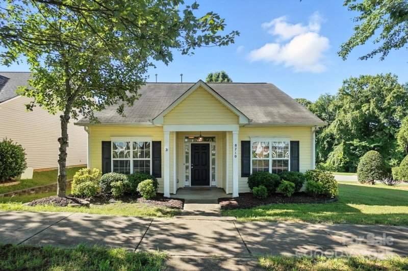 Property image 5 at 8710 Arrowhead Place Lane, Cornelius, NC 28031