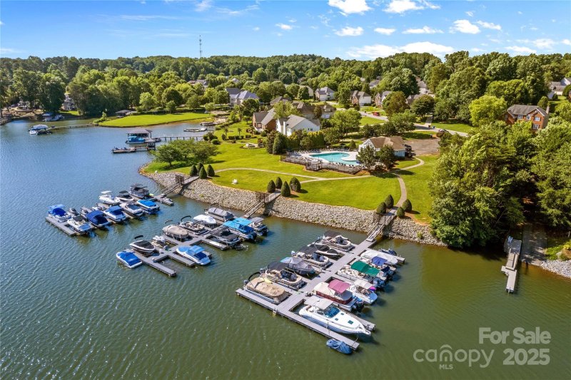 Property image 4 at 145 Summerbrook Lane, Mooresville, NC 28117