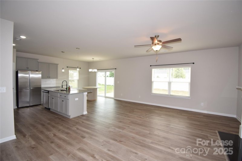 Property image 3 at 4009 Stoneygreen Lane, Charlotte, NC 28215