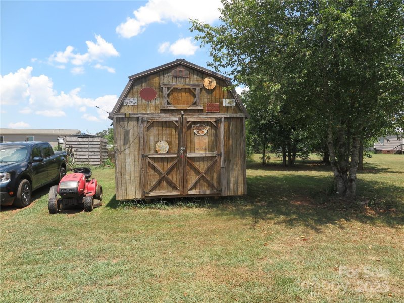 Property image 5 of 805 Hephzibah Church Road in Suncrest Farms, Crouse, NC 28033