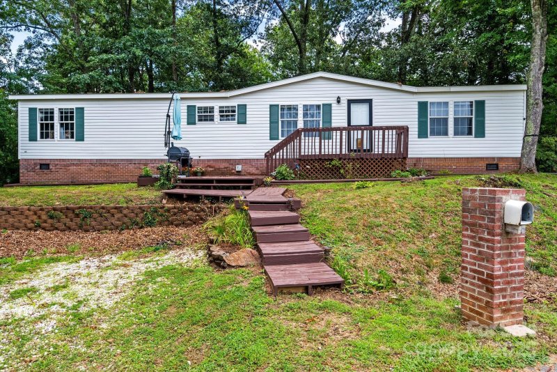 Property image 4 of 51 Farmstead Road in Farmstead, Leicester, NC 28748