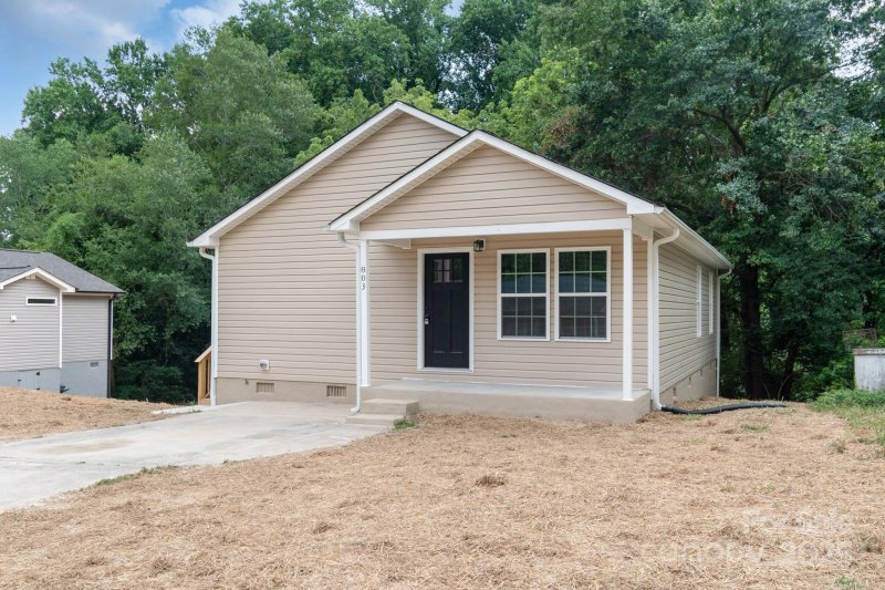 Property image 2 at 803 Evening Shade Lane, Gastonia, NC 28052