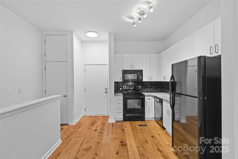 Property image 5 at 2125 Southend Drive, Charlotte, NC 28203