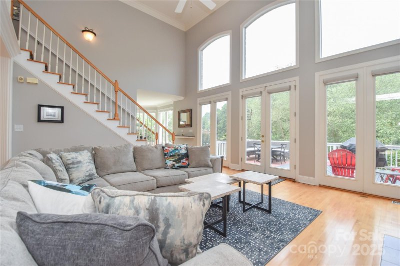 Property image 4 of 9221 Belle Pines Court in Lakepointe South, Sherrills Ford, NC 28673