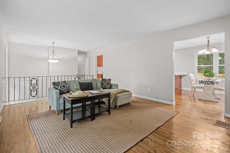 Property image 5 of 15 Beaverdam Court in Beaverdam, Asheville, NC 28804