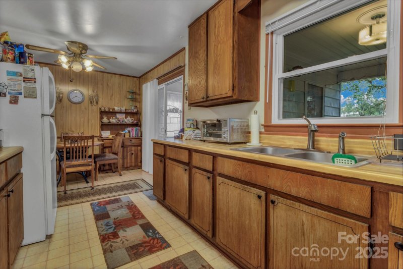 Property image 4 of 59 Skyview Terrace in Knollwood, Asheville, NC 28806