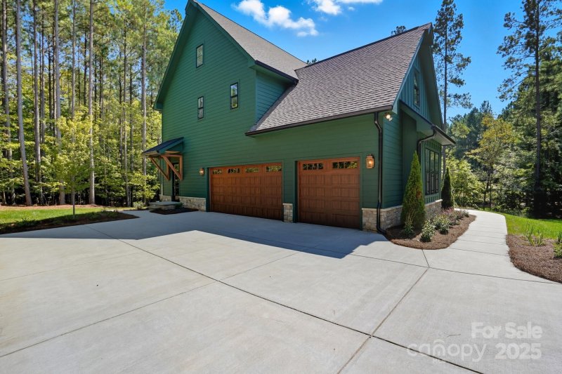 Property image 4 of 157 Silver Falls Drive in Falls Cove, Troutman, NC 28166