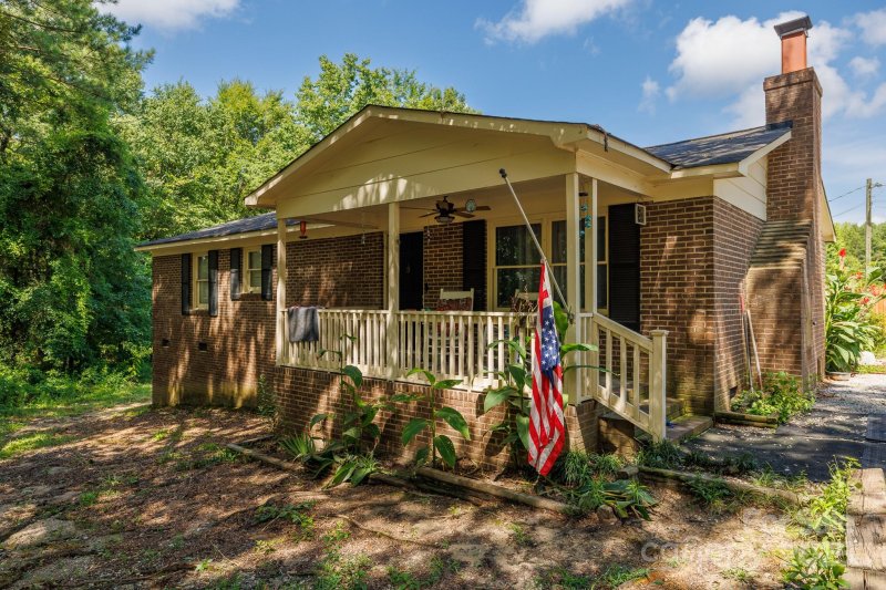 Green Acres, Lancaster Community