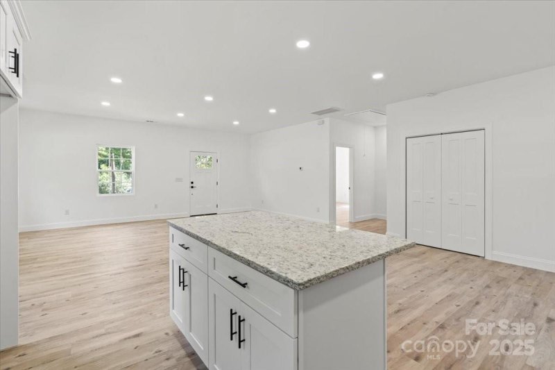 Property image 5 at 1192 Hampton Grace Avenue, Lancaster, SC 29720