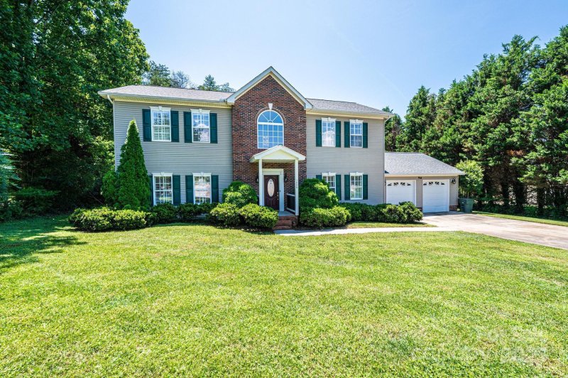 1006 Turnberry Street