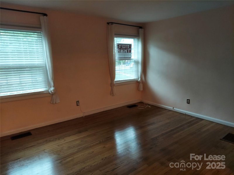 Property image 5 at 557 Wakefield Drive, Charlotte, NC 28209